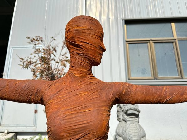 Casting Steel Sculpture 5