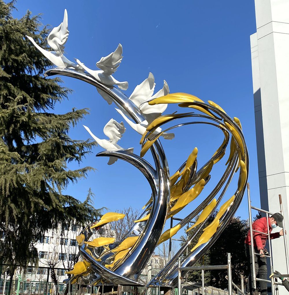 Mirrored Stainless Steel Sea Wave Sculpture