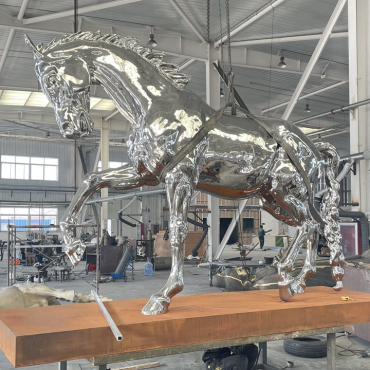 Stainless-Steel-Horse-Sculpture 4