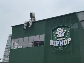 Stainless-Steel-Topdog-Sculpture