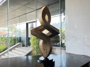 Modern-Brass-Statue (2)