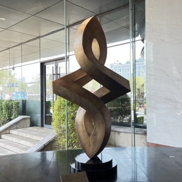 Modern-Brass-Statue (2)