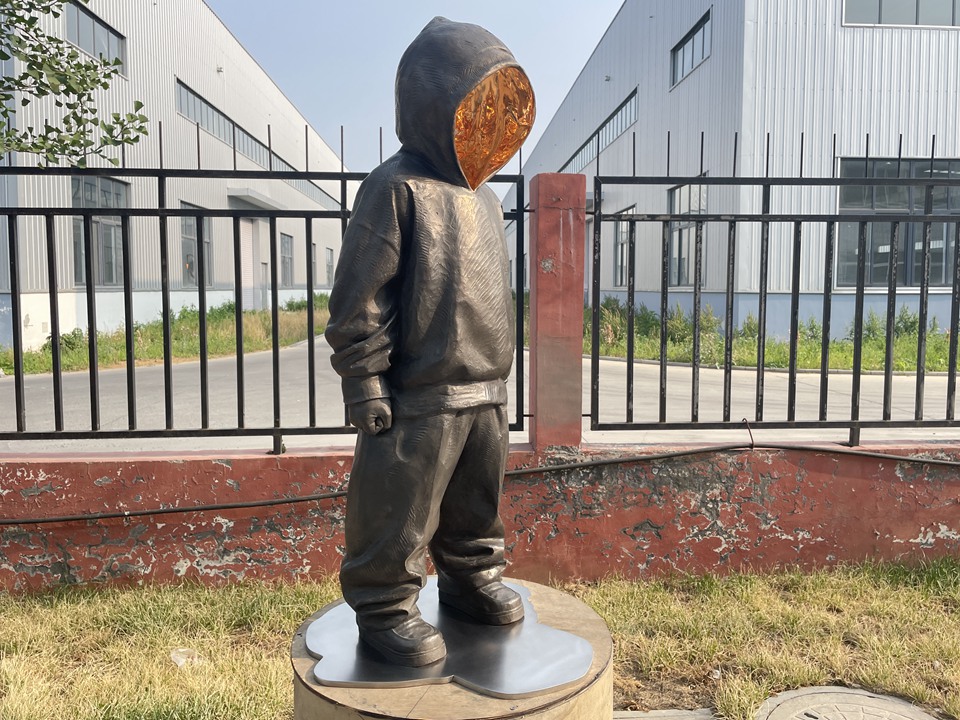 contemporary bronze sculpture