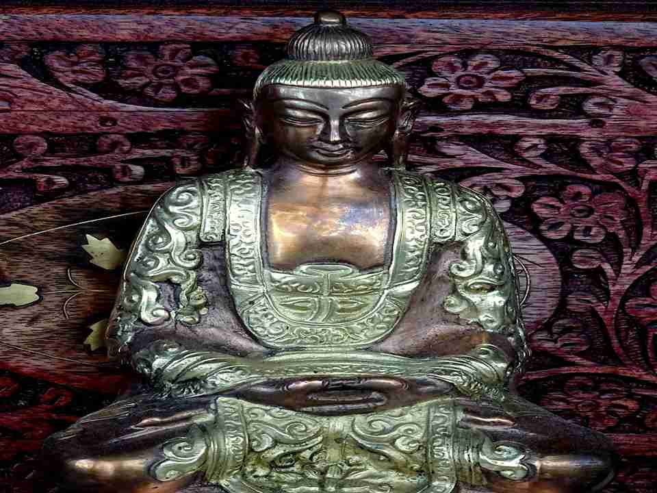 bronze sculpture statue