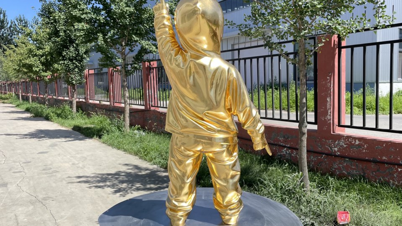 making bronze sculpture