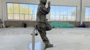 تمثال برونزي قديم